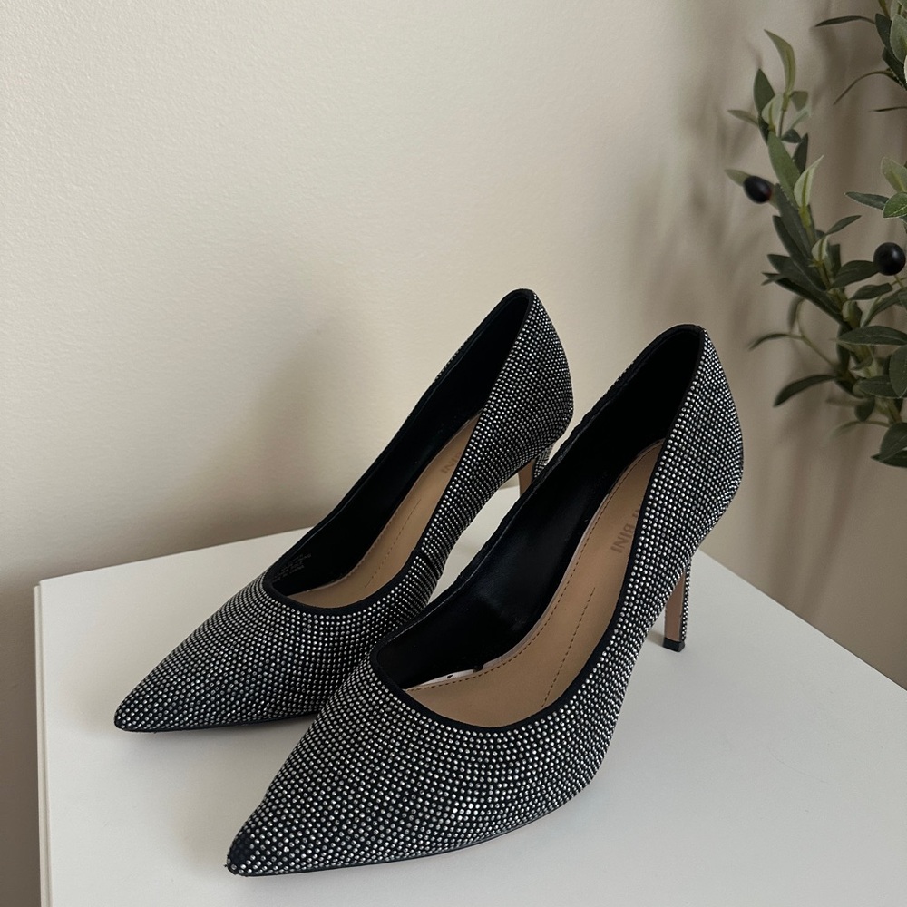 Gianni Bini Black and Silver Heels - Picture 2 of 10